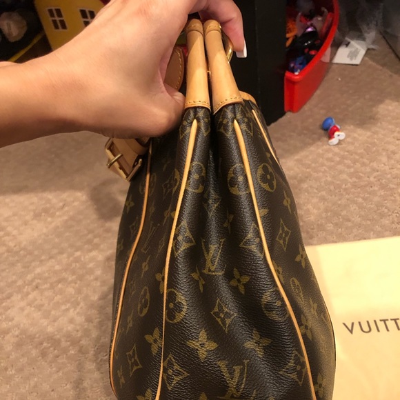 Additional Pics of Louis Vuitton Galliera PM - Picture 5 of 16